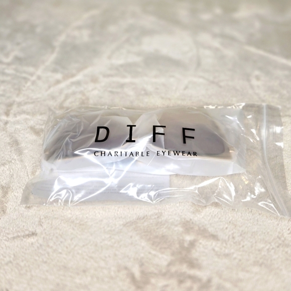 Diff Becky Gold/Brown Lady's Sunglasses - Picture 12 of 15